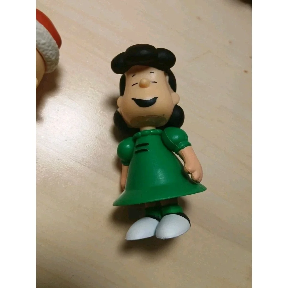 Charlie Brown Mixed Christmas Figure Lot